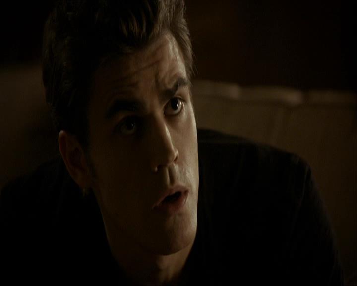 VampireDiariesWorld_dot_org-1x03FridayNightBites1338.jpg