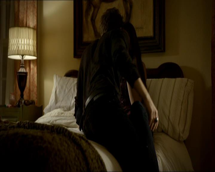 VampireDiariesWorld_dot_org-1x03FridayNightBites1384.jpg