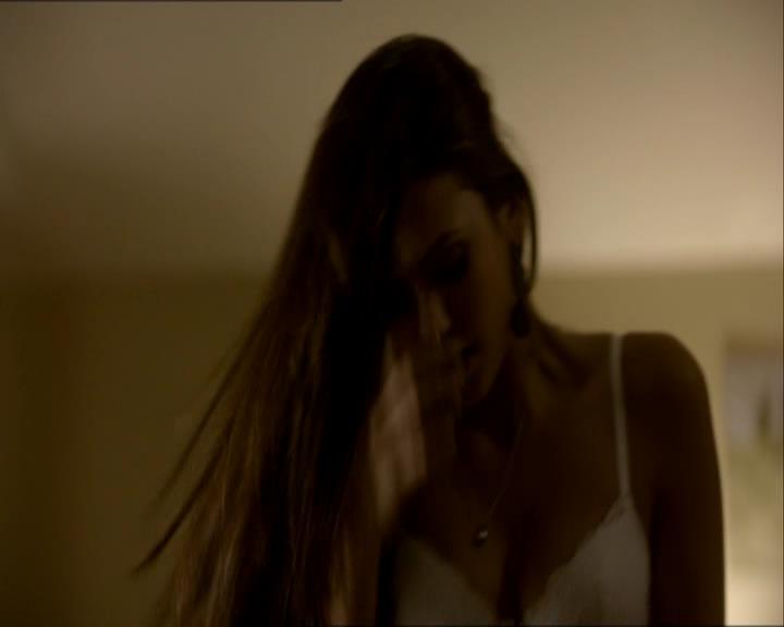 VampireDiariesWorld_dot_org-1x03FridayNightBites1401.jpg