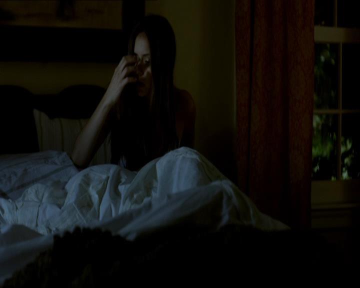 VampireDiariesWorld_dot_org-1x03FridayNightBites1410.jpg