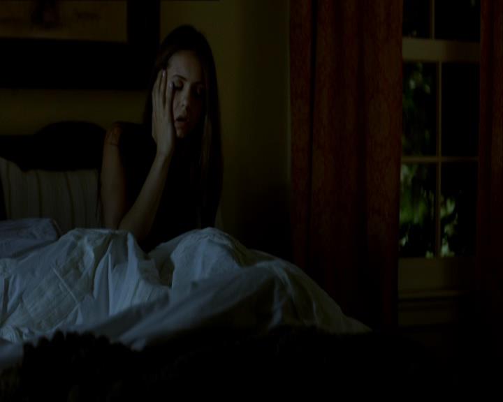 VampireDiariesWorld_dot_org-1x03FridayNightBites1413.jpg