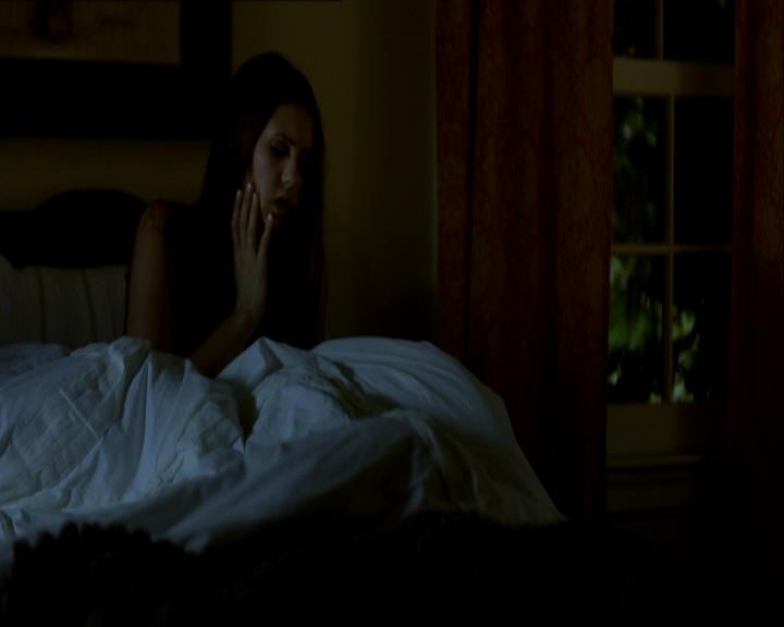 VampireDiariesWorld_dot_org-1x03FridayNightBites1414.jpg