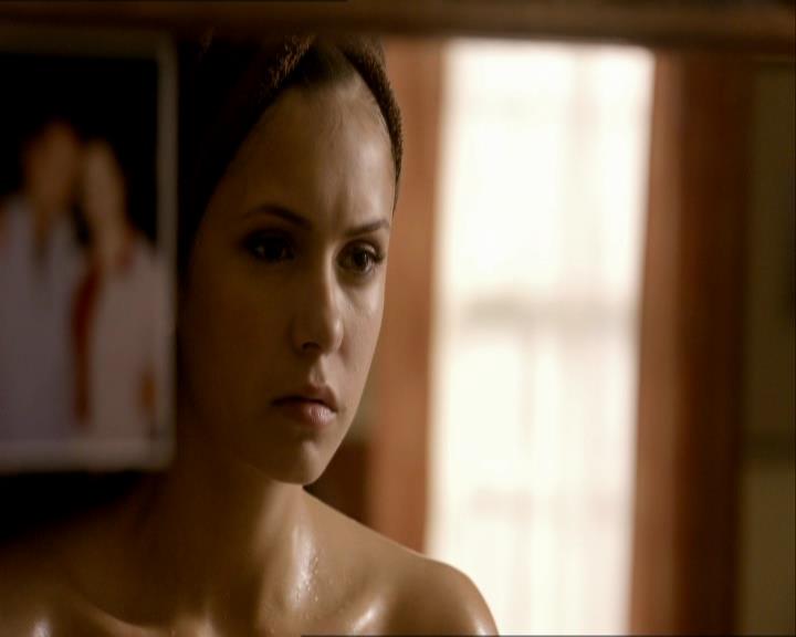 VampireDiariesWorld_dot_org-1x03FridayNightBites1444.jpg