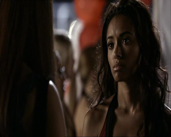 VampireDiariesWorld_dot_org-1x03FridayNightBites1796.jpg