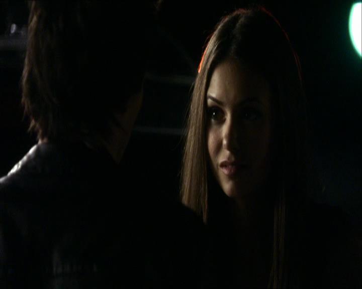 VampireDiariesWorld_dot_org-1x03FridayNightBites1812.jpg