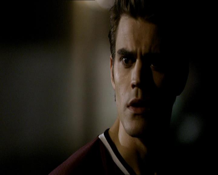 VampireDiariesWorld_dot_org-1x03FridayNightBites2037.jpg