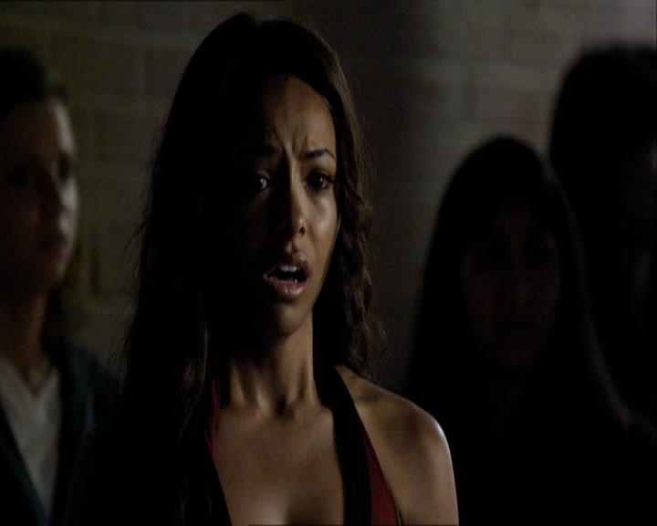 VampireDiariesWorld_dot_org-1x03FridayNightBites2123.jpg