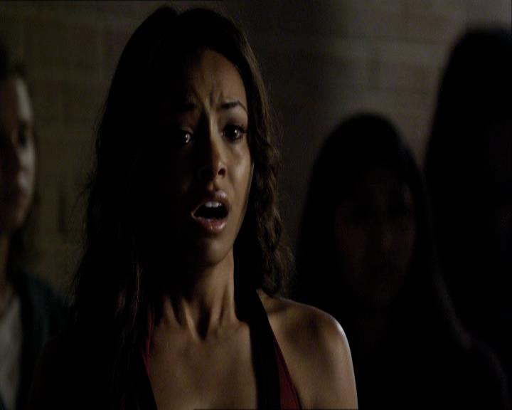 VampireDiariesWorld_dot_org-1x03FridayNightBites2127.jpg