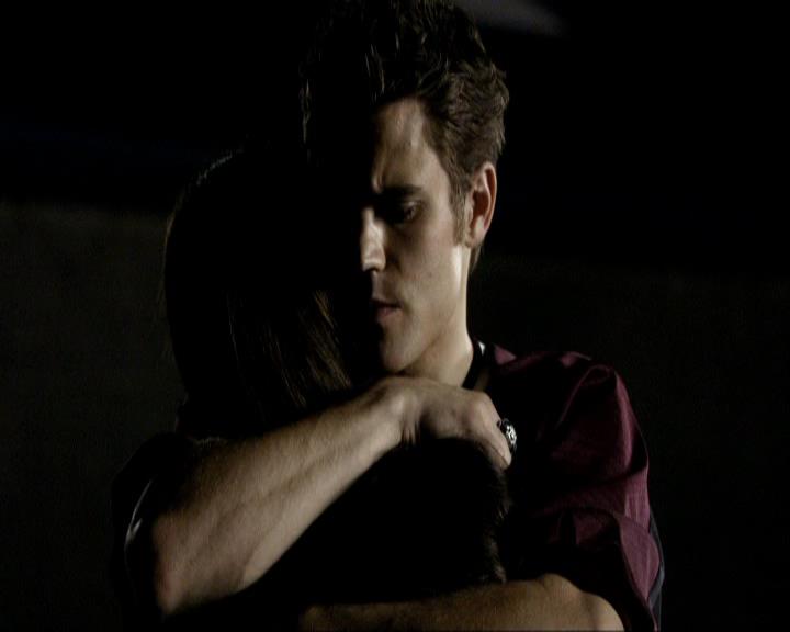 VampireDiariesWorld_dot_org-1x03FridayNightBites2201.jpg