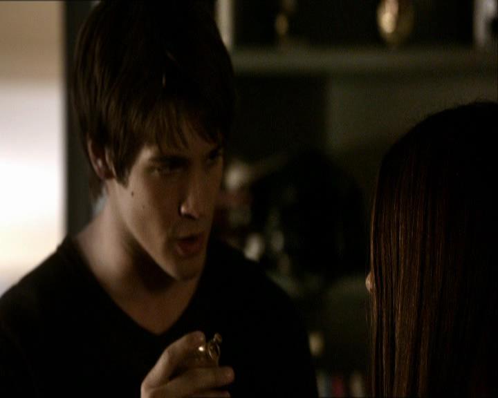 VampireDiariesWorld_dot_org-104FamilyTies0908.jpg