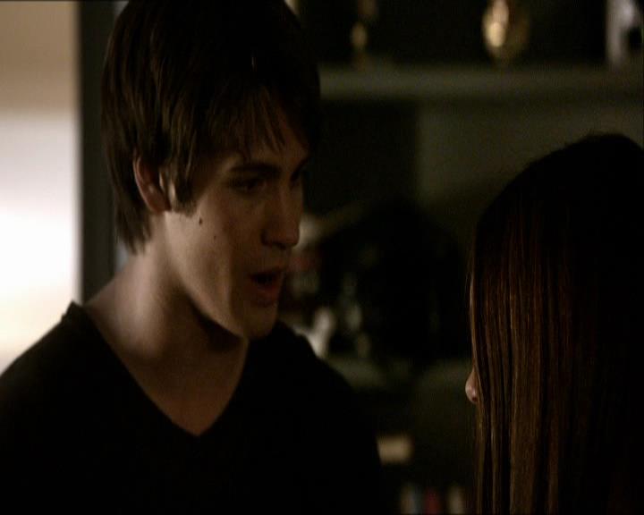 VampireDiariesWorld_dot_org-104FamilyTies0910.jpg