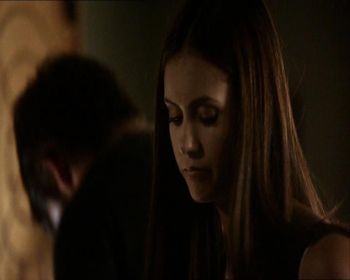 VampireDiariesWorld_dot_org-104FamilyTies0913.jpg