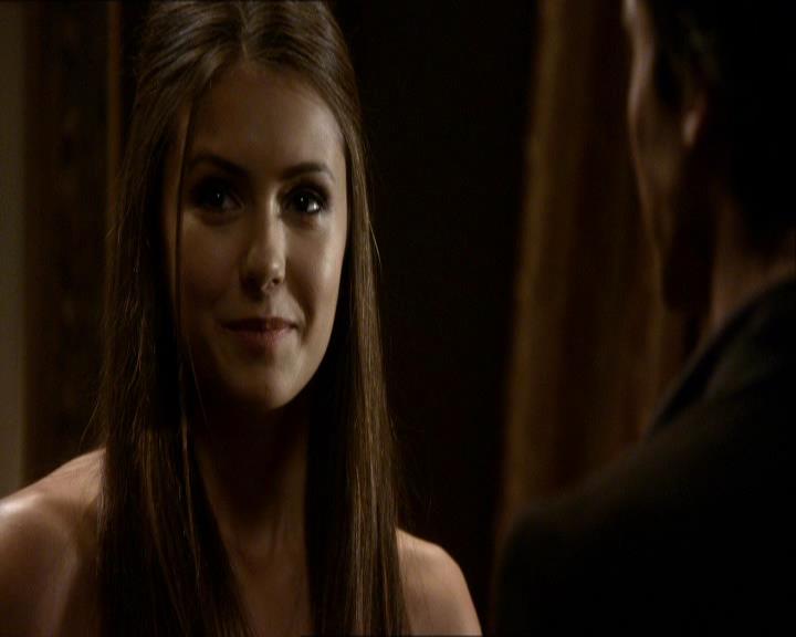 VampireDiariesWorld_dot_org-104FamilyTies1281.jpg