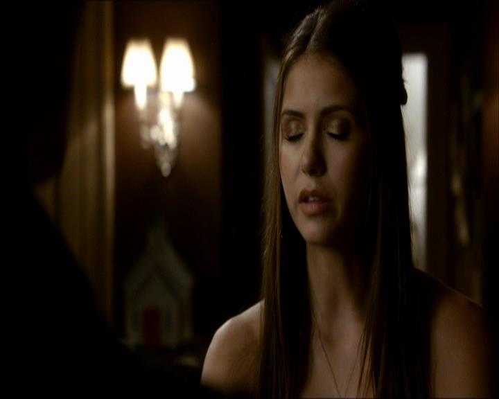 VampireDiariesWorld_dot_org-104FamilyTies1352.jpg