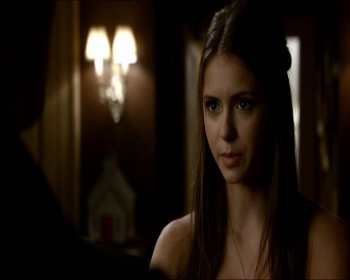 VampireDiariesWorld_dot_org-104FamilyTies1355.jpg