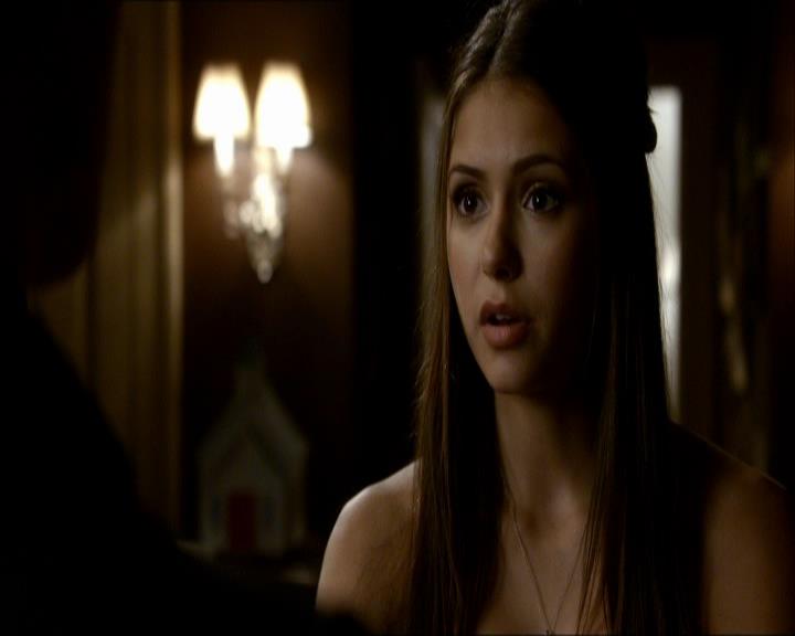 VampireDiariesWorld_dot_org-104FamilyTies1358.jpg