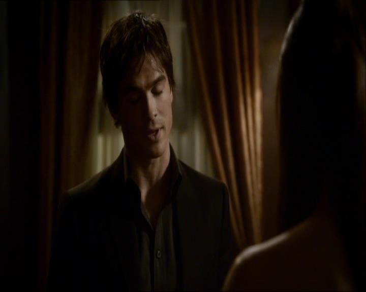 VampireDiariesWorld_dot_org-104FamilyTies1360.jpg