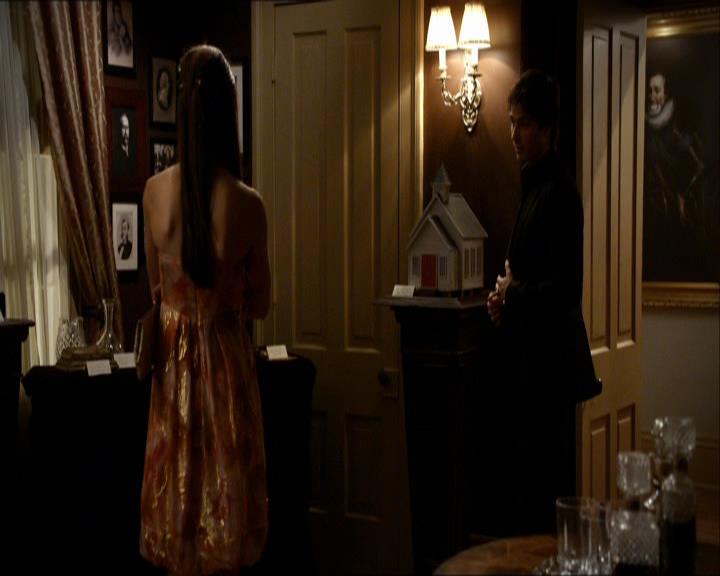 VampireDiariesWorld_dot_org-104FamilyTies1370.jpg