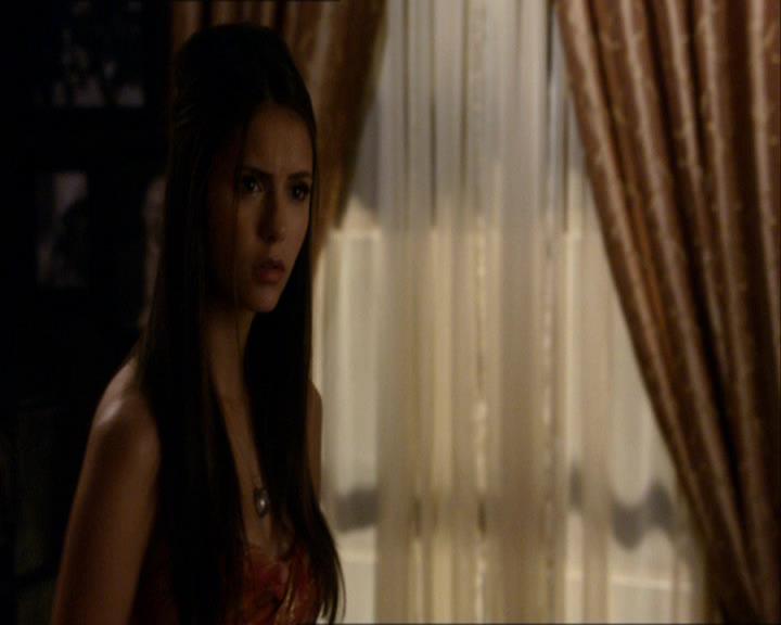 VampireDiariesWorld_dot_org-104FamilyTies1372.jpg