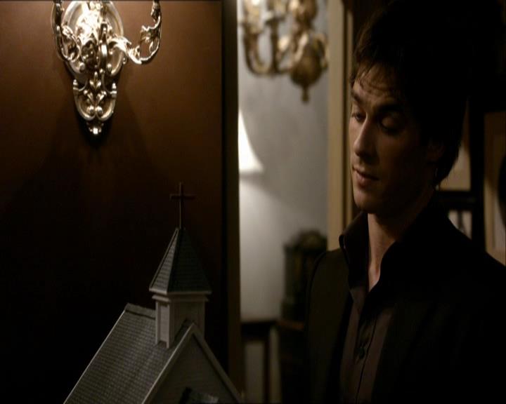 VampireDiariesWorld_dot_org-104FamilyTies1375.jpg