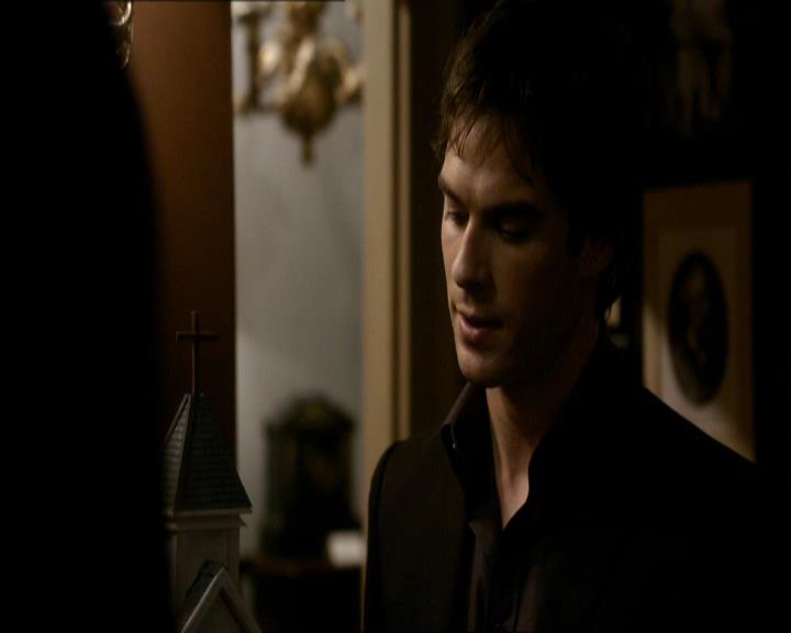 VampireDiariesWorld_dot_org-104FamilyTies1381.jpg