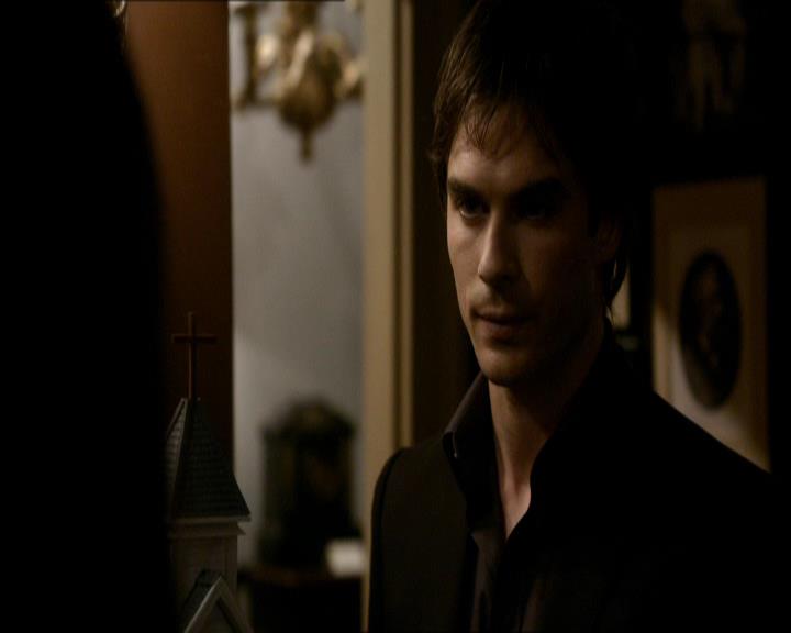 VampireDiariesWorld_dot_org-104FamilyTies1383.jpg