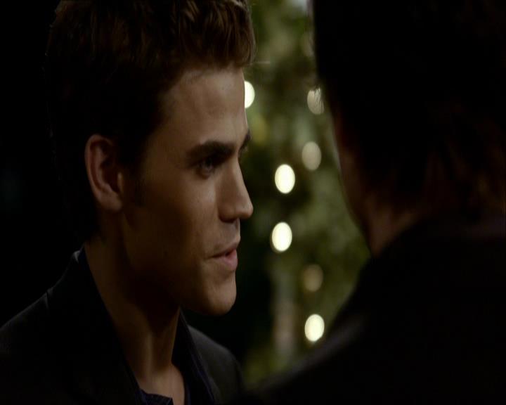 VampireDiariesWorld_dot_org-104FamilyTies1535.jpg