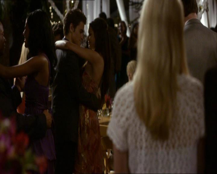 VampireDiariesWorld_dot_org-104FamilyTies1548.jpg