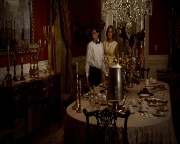 VampireDiariesWorld_dot_org-104FamilyTies1879.jpg