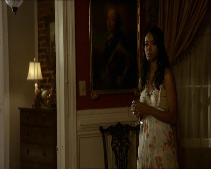 VampireDiariesWorld_dot_org-104FamilyTies1882.jpg