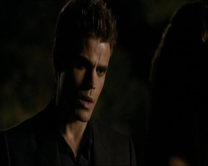 VampireDiariesWorld_dot_org-104FamilyTies2005.jpg