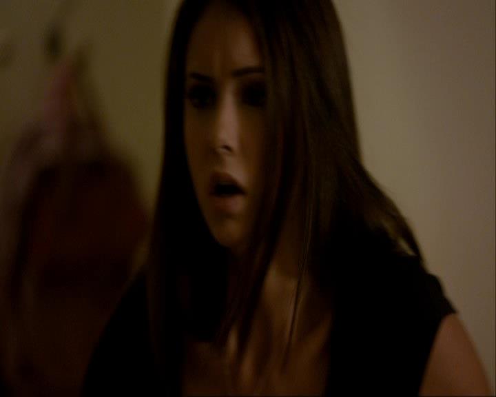 VampireDiariesWorld_dot_org-106LostGirls0207.jpg