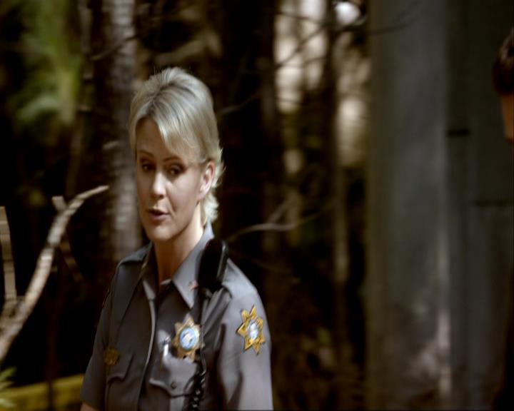 VampireDiariesWorld_dot_org-106LostGirls0566.jpg