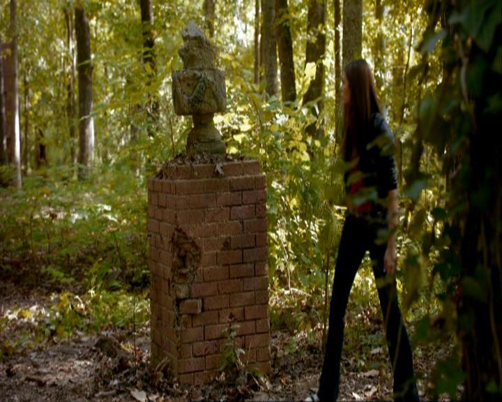 VampireDiariesWorld_dot_org-106LostGirls0754.jpg