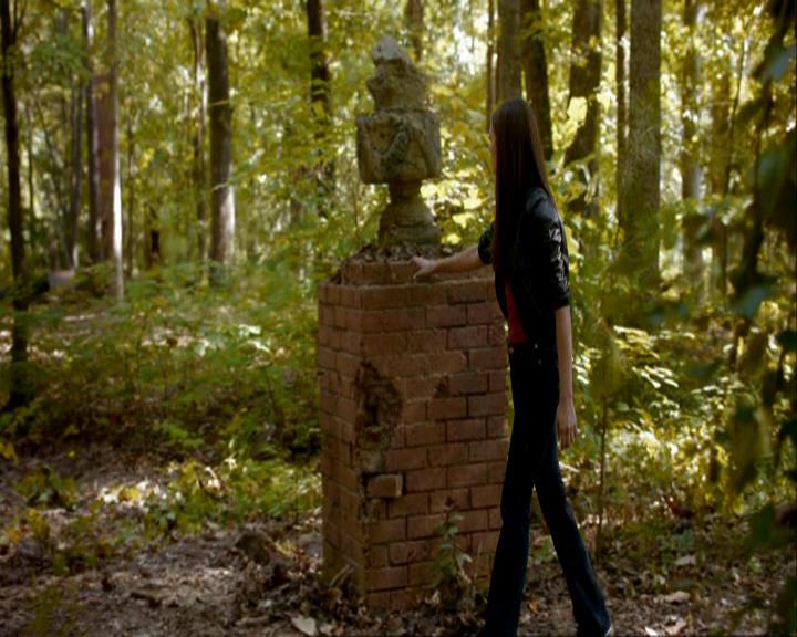 VampireDiariesWorld_dot_org-106LostGirls0755.jpg