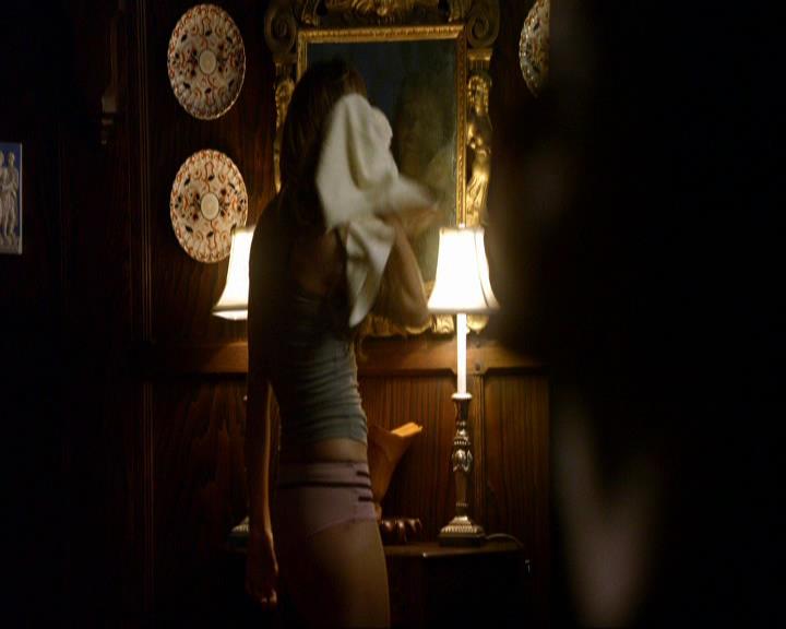 VampireDiariesWorld_dot_org-106LostGirls0922.jpg