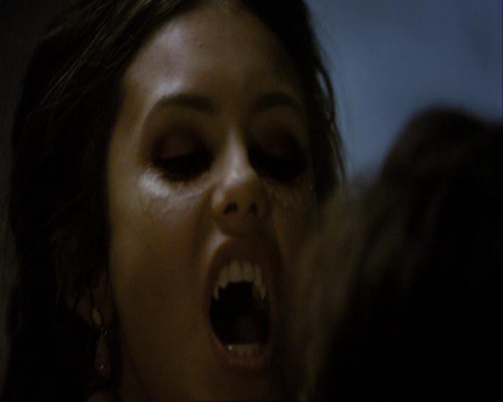 VampireDiariesWorld_dot_org-106LostGirls1018.jpg