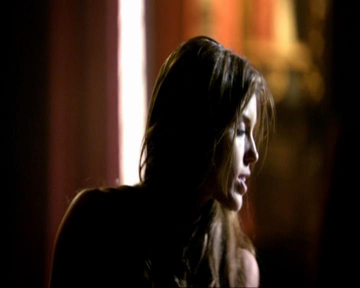 VampireDiariesWorld_dot_org-106LostGirls1208.jpg