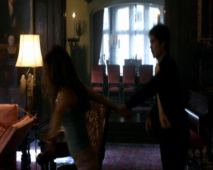 VampireDiariesWorld_dot_org-106LostGirls1222.jpg