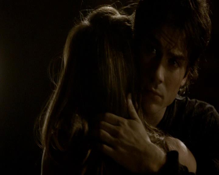 VampireDiariesWorld_dot_org-106LostGirls1307.jpg