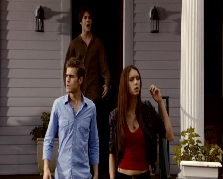 VampireDiariesWorld_dot_org-106LostGirls1776.jpg