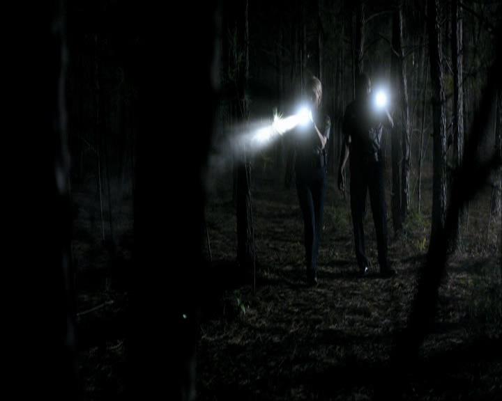 VampireDiariesWorld_dot_org-106LostGirls1822.jpg