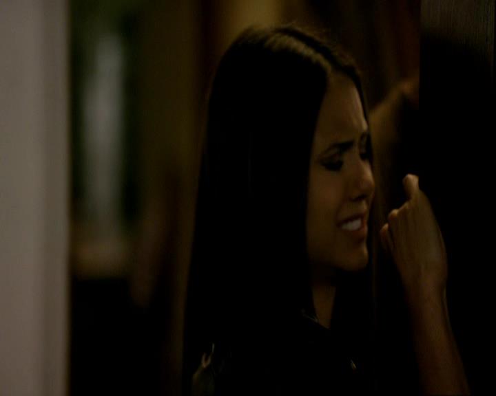 VampireDiariesWorld_dot_org-106LostGirls1858.jpg