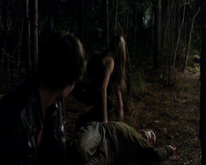 VampireDiariesWorld_dot_org-106LostGirls2104.jpg