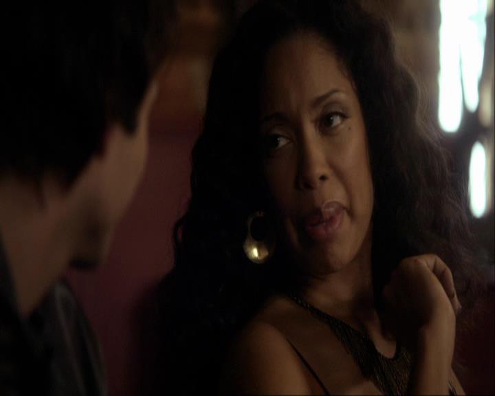 VampireDiariesWorld_dot_org-111Bloodlines0811.jpg