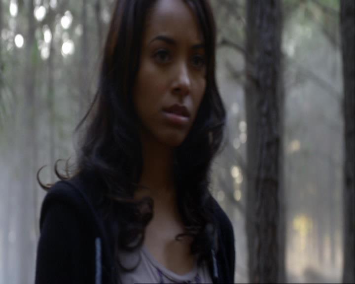 VampireDiariesWorld_dot_org-111Bloodlines0822.jpg