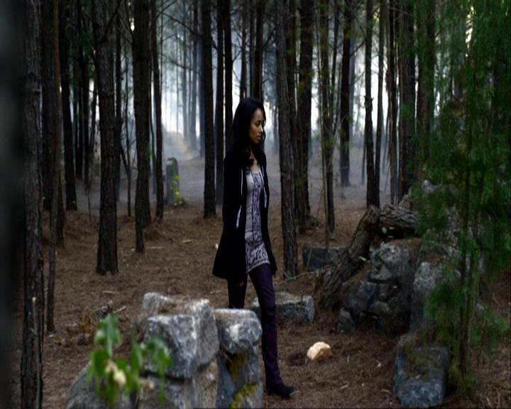 VampireDiariesWorld_dot_org-111Bloodlines0830.jpg