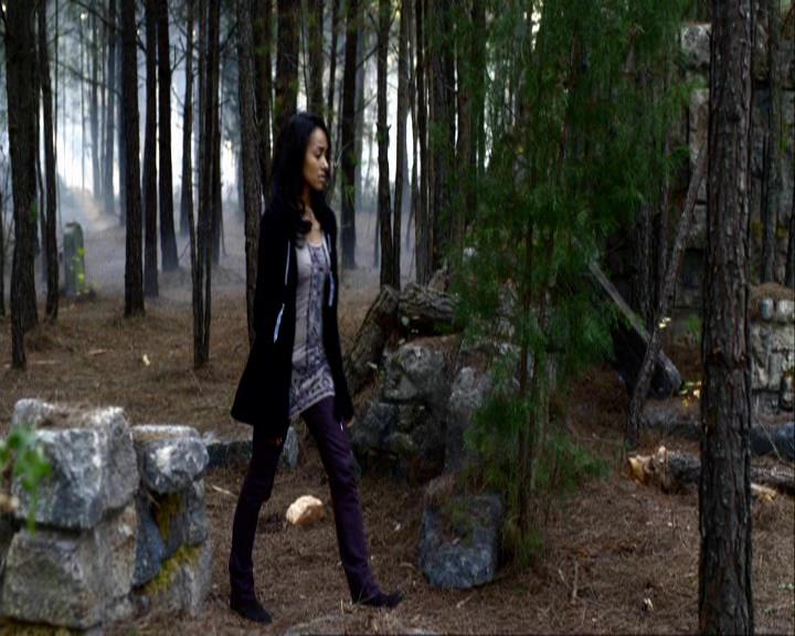 VampireDiariesWorld_dot_org-111Bloodlines0832.jpg