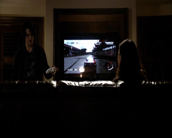 VampireDiariesWorld_dot_org-116ThereGoesTheNeighbourhood0970.jpg