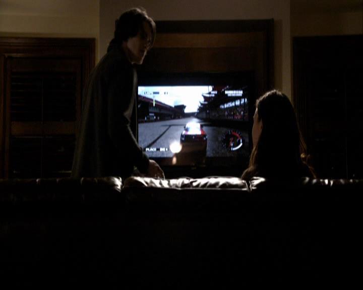 VampireDiariesWorld_dot_org-116ThereGoesTheNeighbourhood0972.jpg